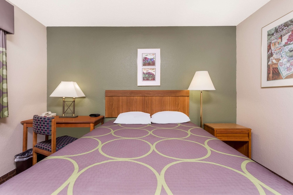 Room, Accessible photo 2
