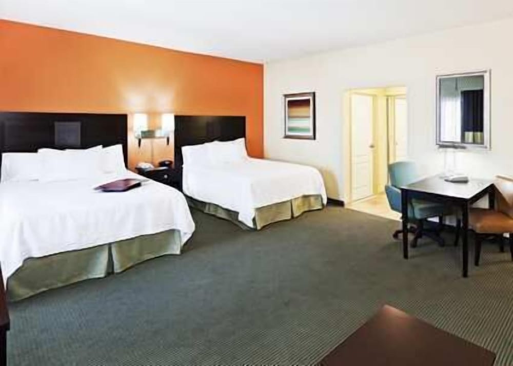 Room, 2 Queen Beds, Accessible, Non Smoking - Photo 3