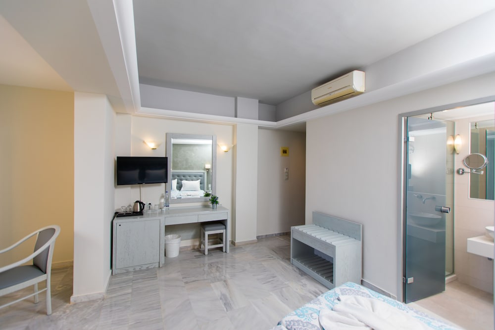 Quadruple Room City View photo 2