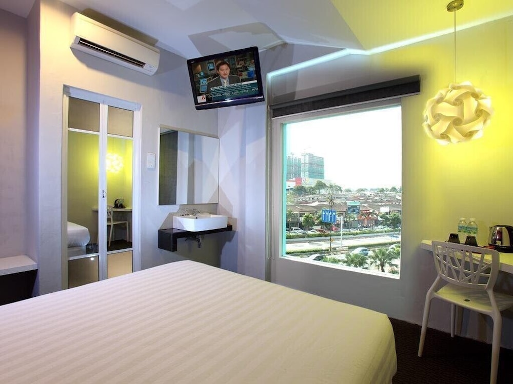 Superior Double Room, 1 Queen Bed, City View