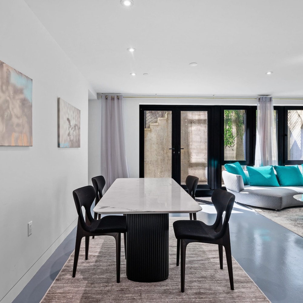Riverbank I by Rove Travel 1BR UWS Townhome, Foto 18