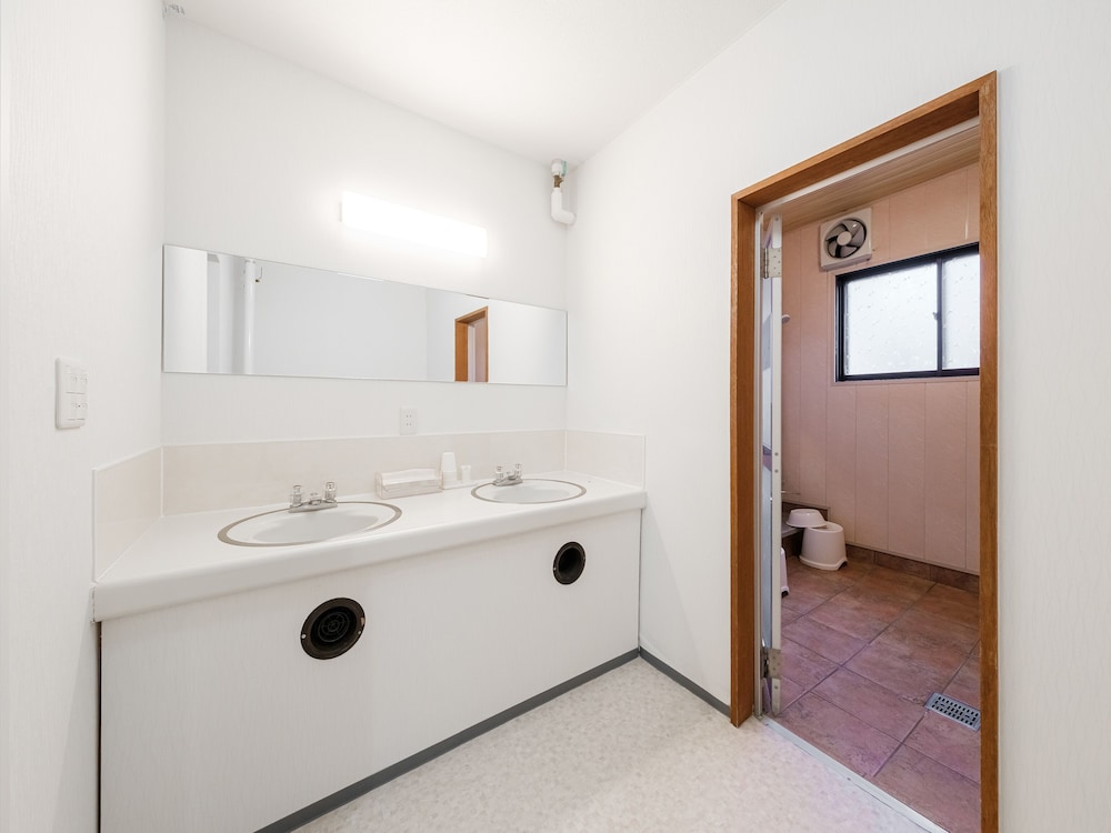 Japanese Room with Shared Washroom Twin photo 2
