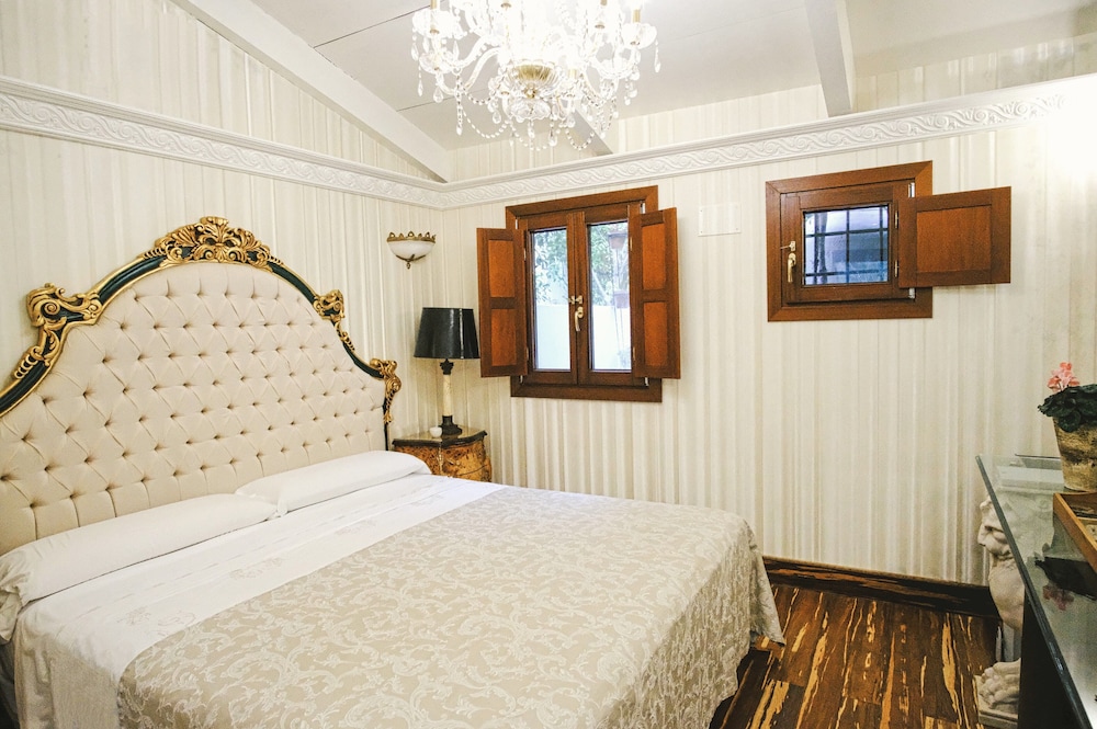 Deluxe Suite - Photo 1
