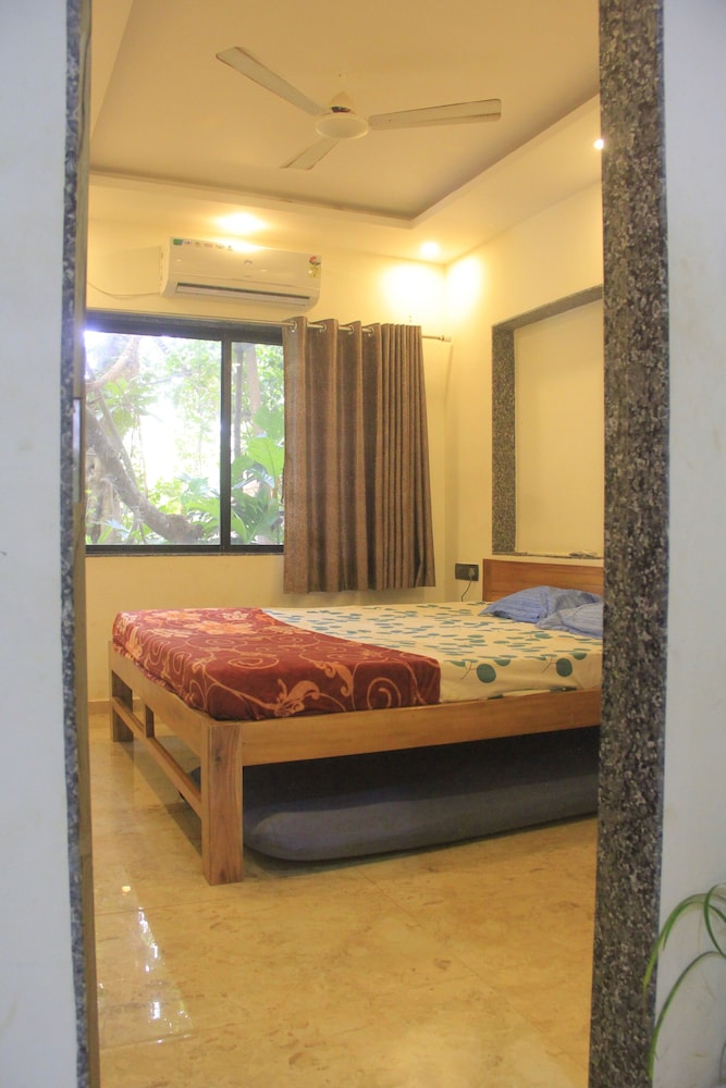 Family Room With Garden View photo 2