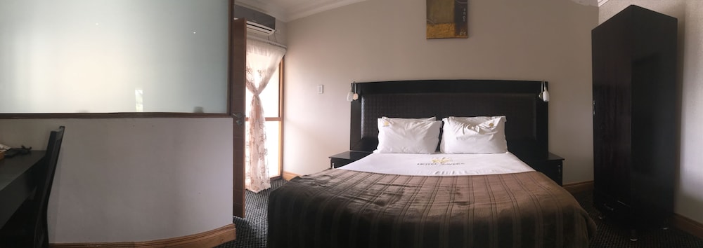 Deluxe Double Room photo 2