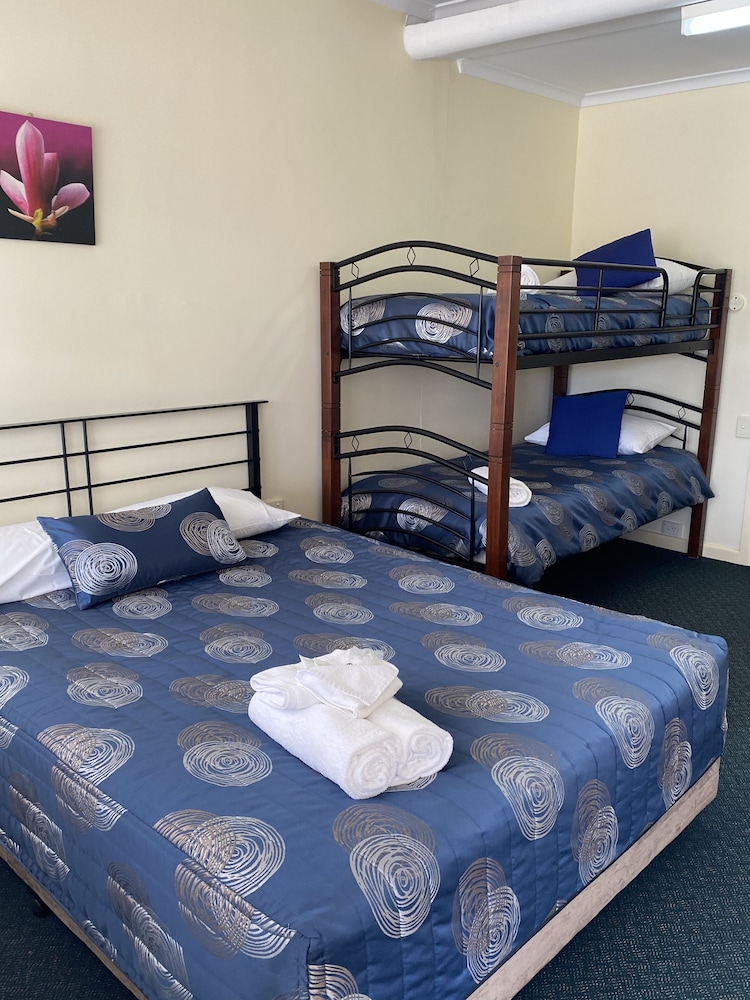 2 plus Share Room