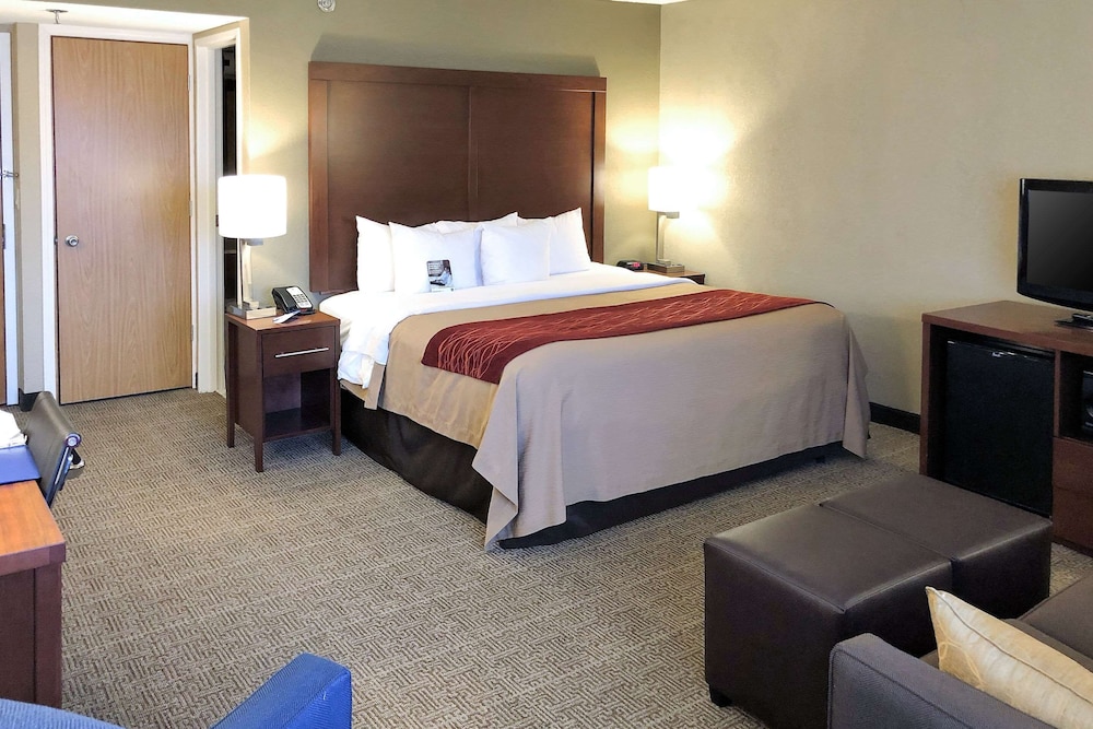Room, 1 King Bed, Non Smoking, Balcony - Photo 1