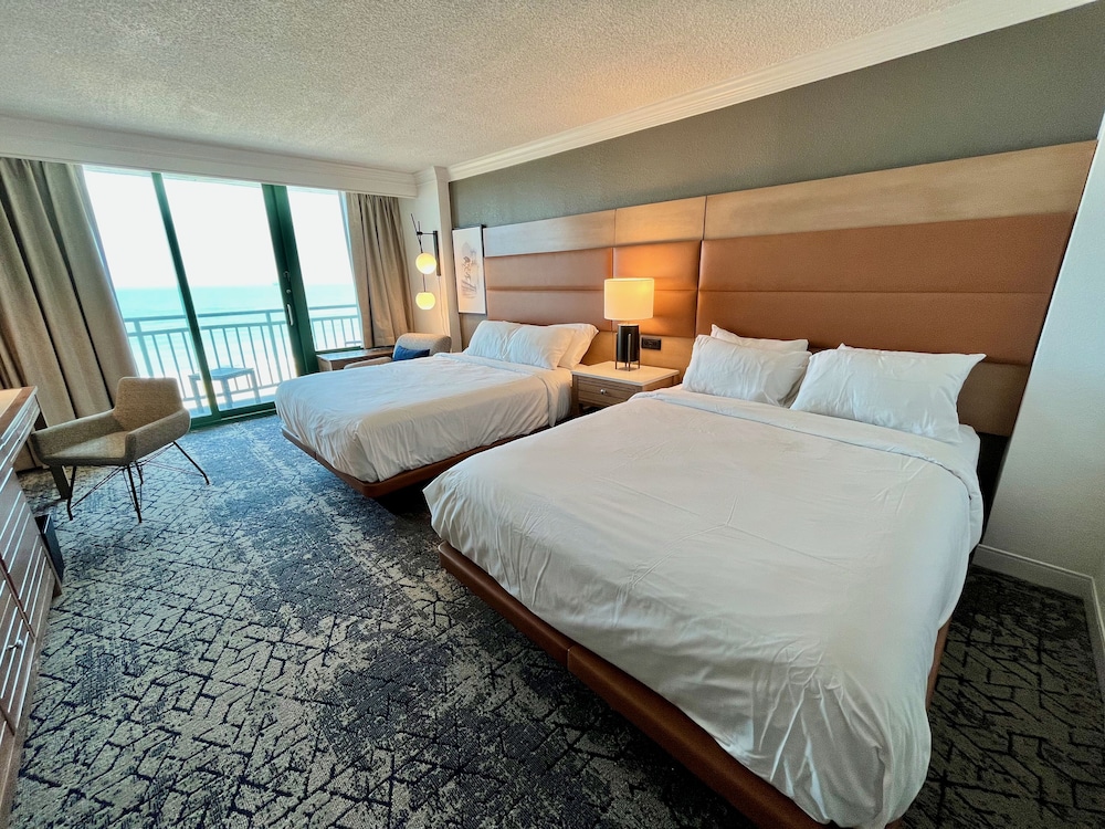 Room, 2 Queen Beds, Balcony, Oceanfront - Photo 9
