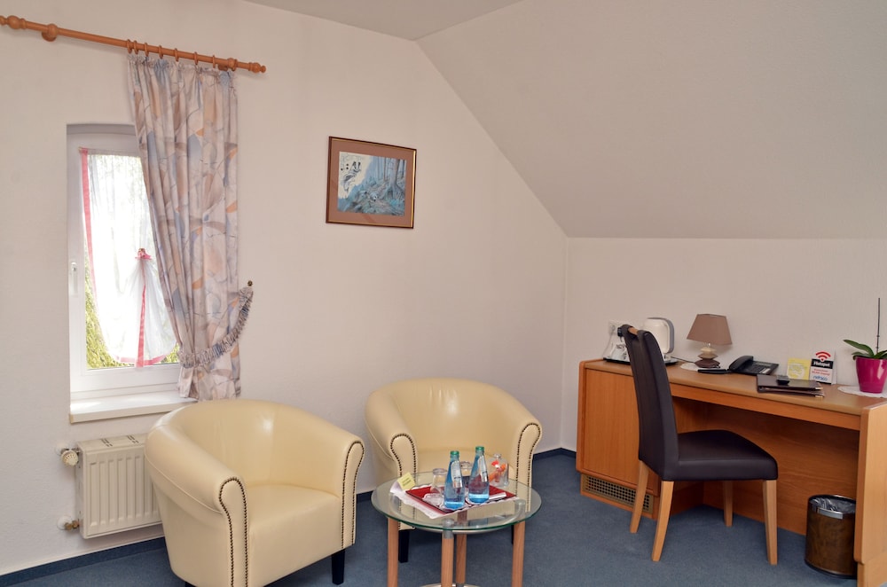 Single Room photo 2