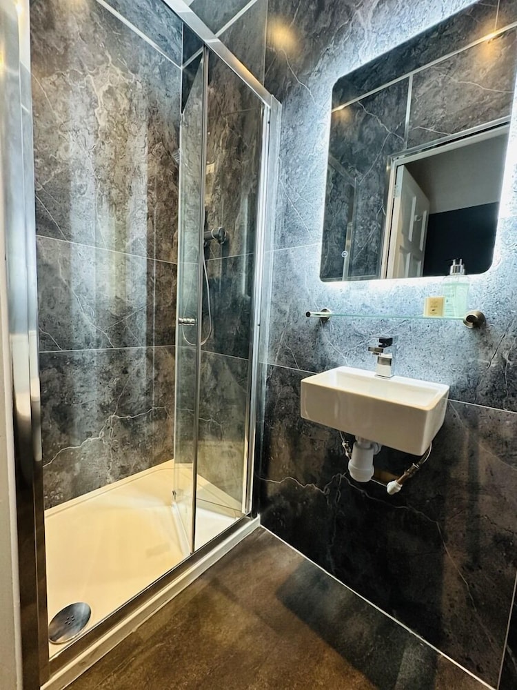 Double Room (Petite) - Photo 6