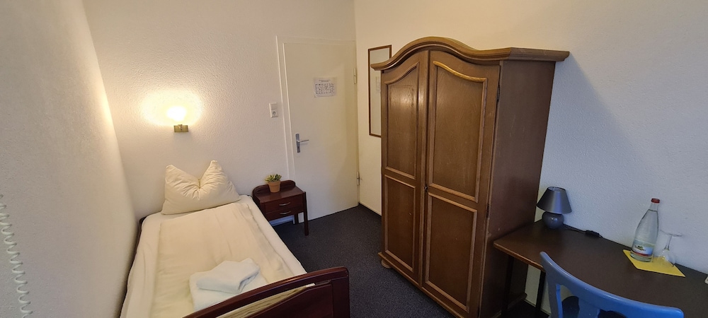 Basic Single Room, Shared Bathroom