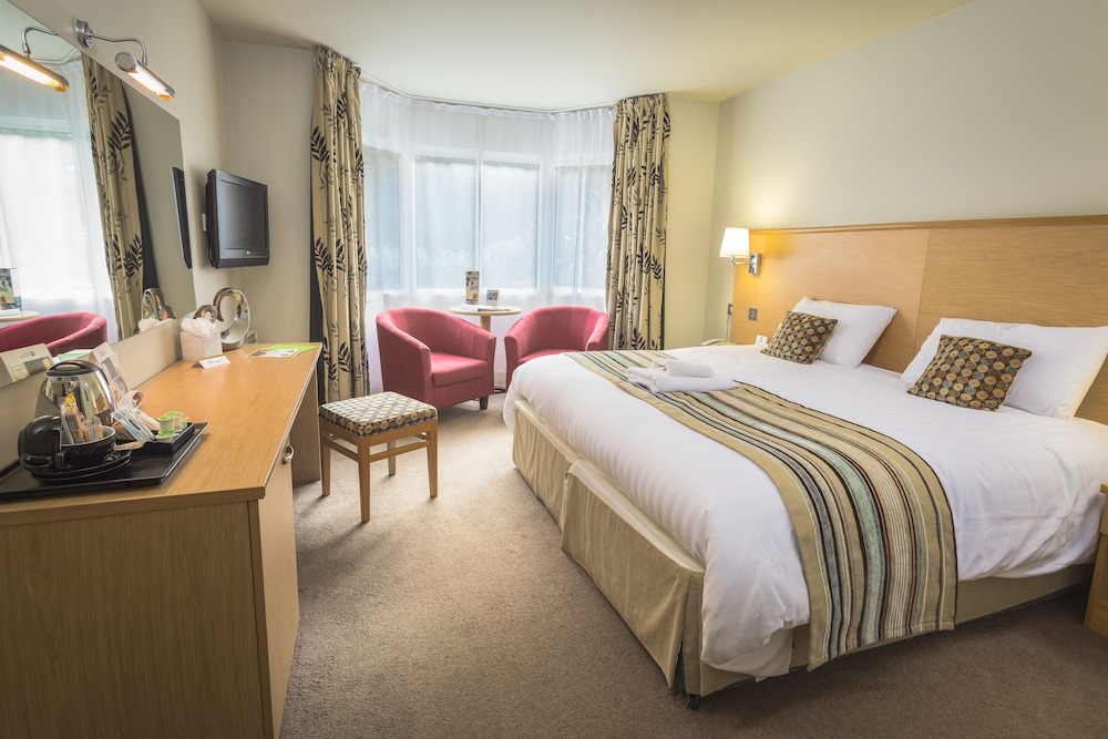 Standard Room, 1 Double Bed, Non Smoking, Golf View - Photo 1