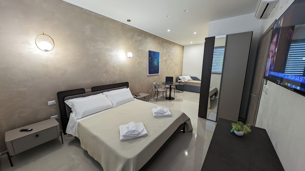 Deluxe Room, Courtyard View photo 1