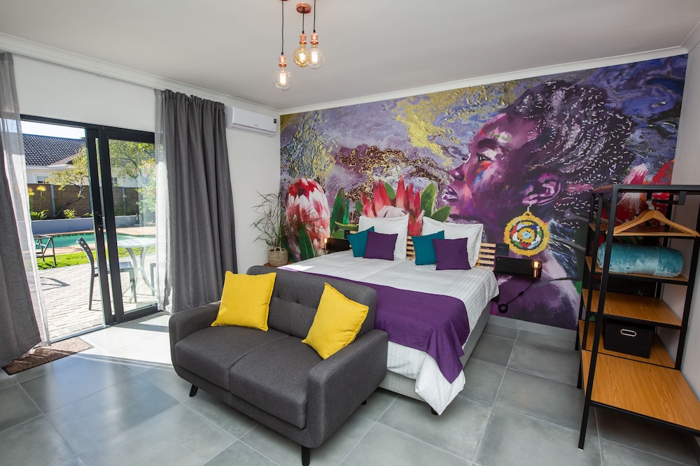 Grand Room 1 = iLanga = Double room with king-size bed or 2 single beds photo 1