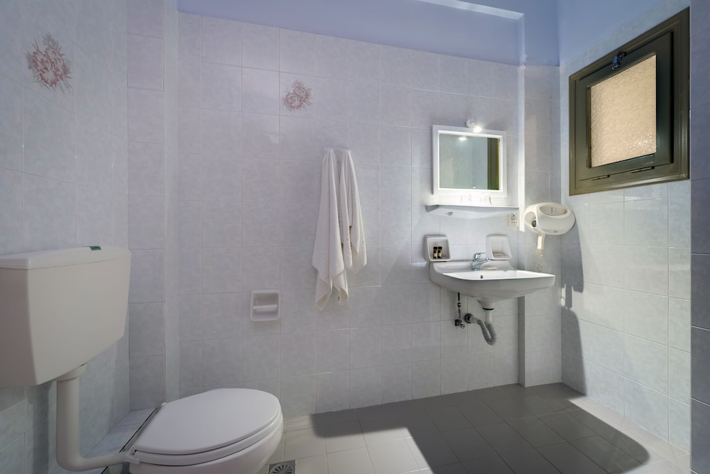 Standard Room, 1 Double or 2 Twin Beds - Photo 11