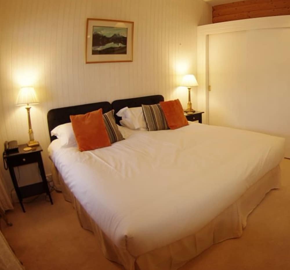Standard Double or Twin Room photo 3
