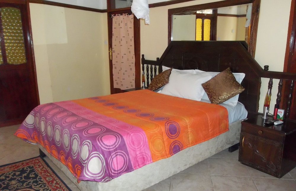 Deluxe Double Room Single Use, 1 Bedroom, Accessible, Garden Area (Queen) photo 1