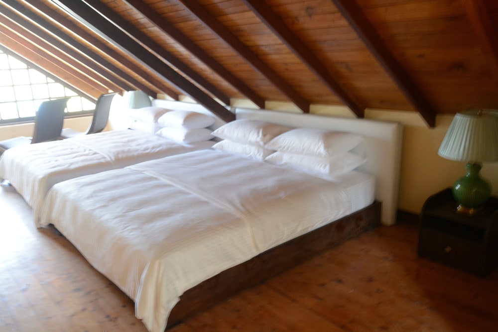Family Room, Multiple Beds photo 2
