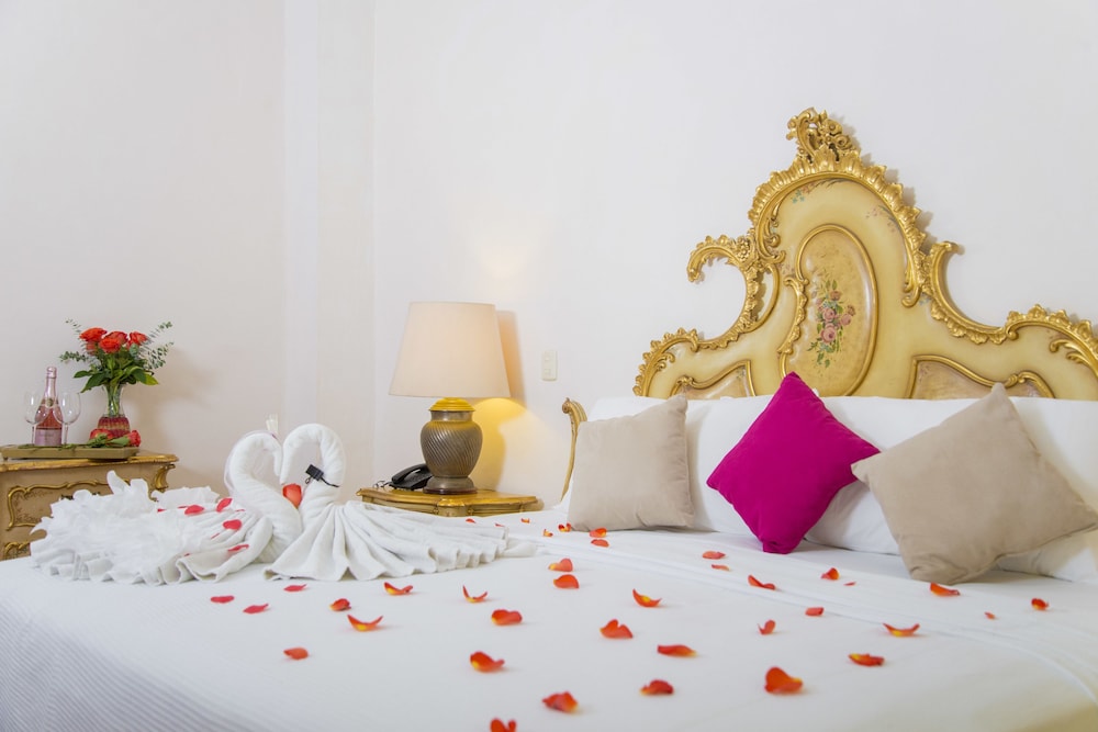 Suite, 1 King Bed photo 1
