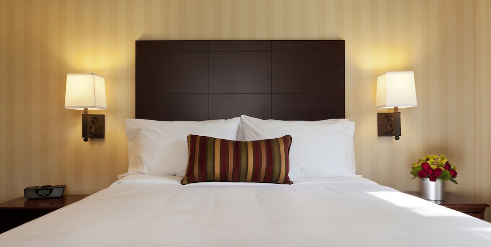 Traditional Room, 1 Queen Bed - Photo 1