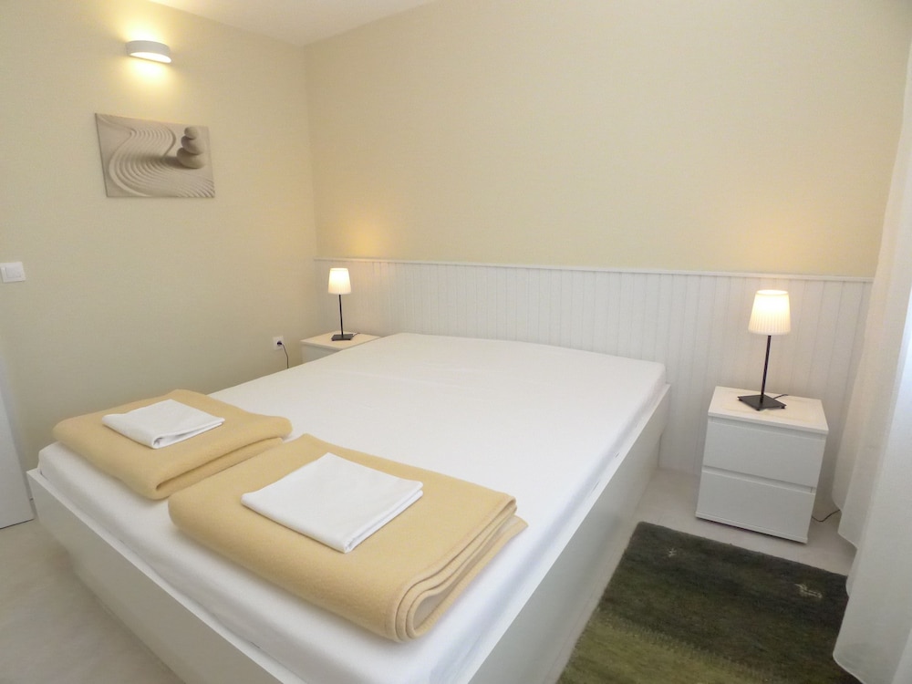 Apartment (1 Bedroom)