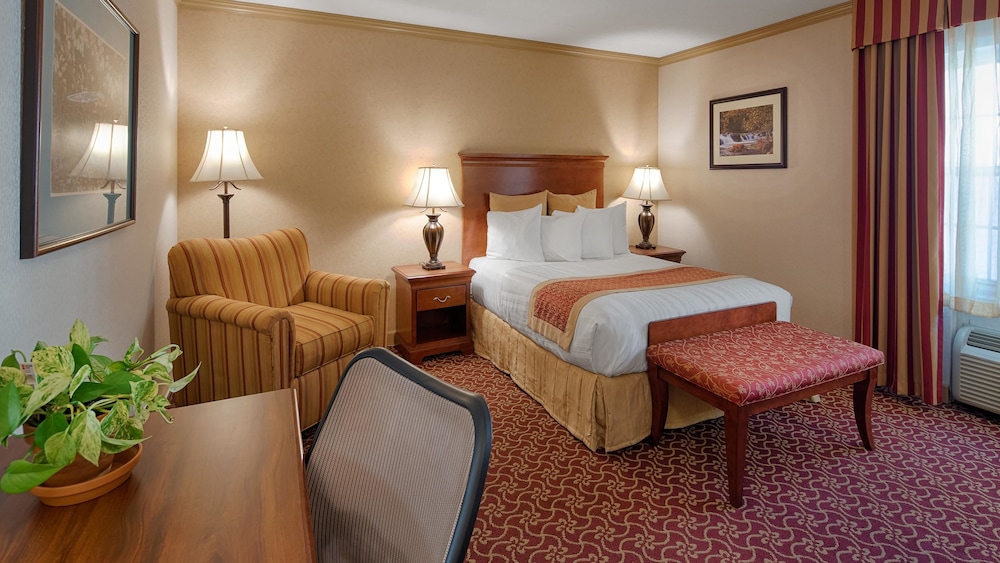 Deluxe Room, 1 Queen Bed, Non Smoking photo 1