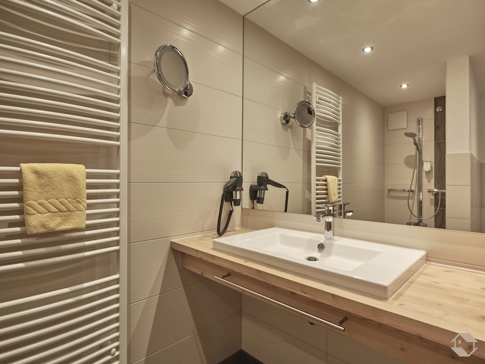 Deluxe Room, Accessible (multiple beds) photo 2