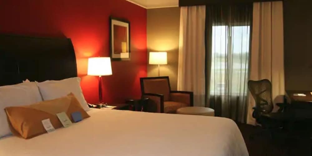 Junior Suite, Accessible - Photo 2