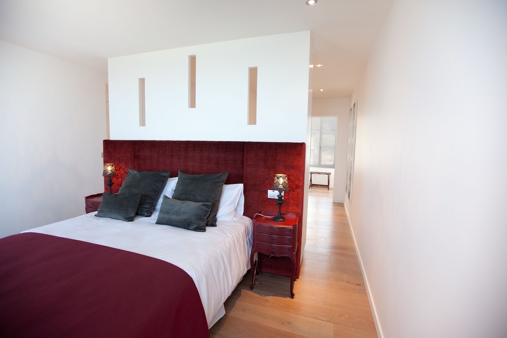 Queen Suite photo 1