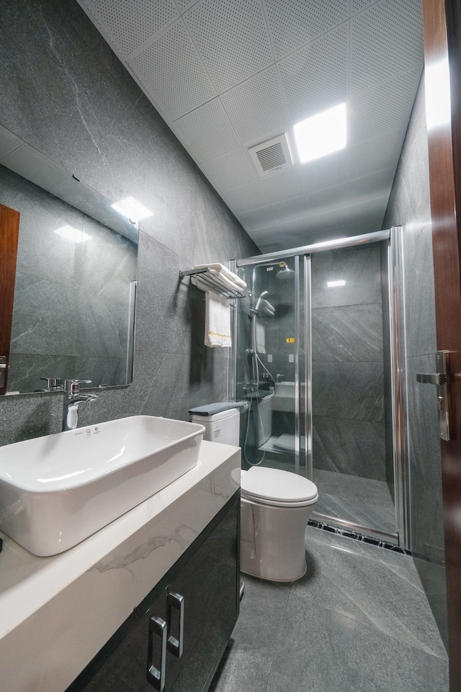 Deluxe Room - Photo 2