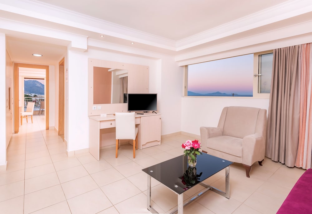 Suite, Sea View photo 3