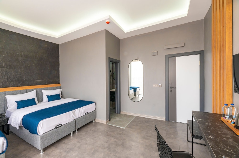 Deluxe Triple Room - Photo 2