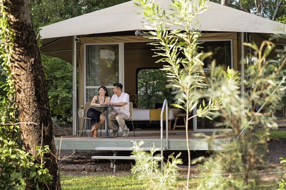 Outback Retreat Plus (Glamping)