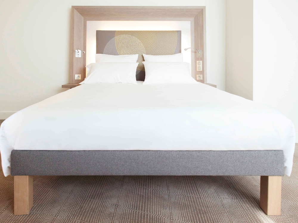 Superior Room, 1 Queen Bed with Sofa bed - Photo 4