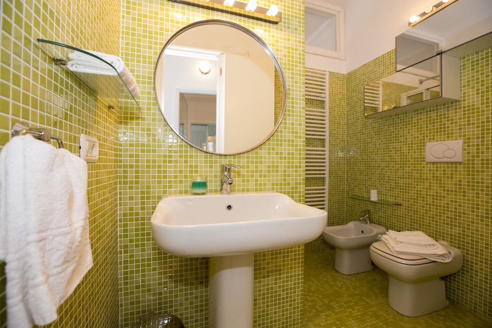 Family Apartment, Multiple Beds, 2 Bathrooms, Mountainside (Vista Su Perledo) photo 3