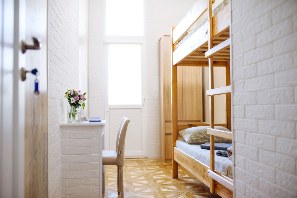 Economy Twin Room, Shared Bathroom photo 1