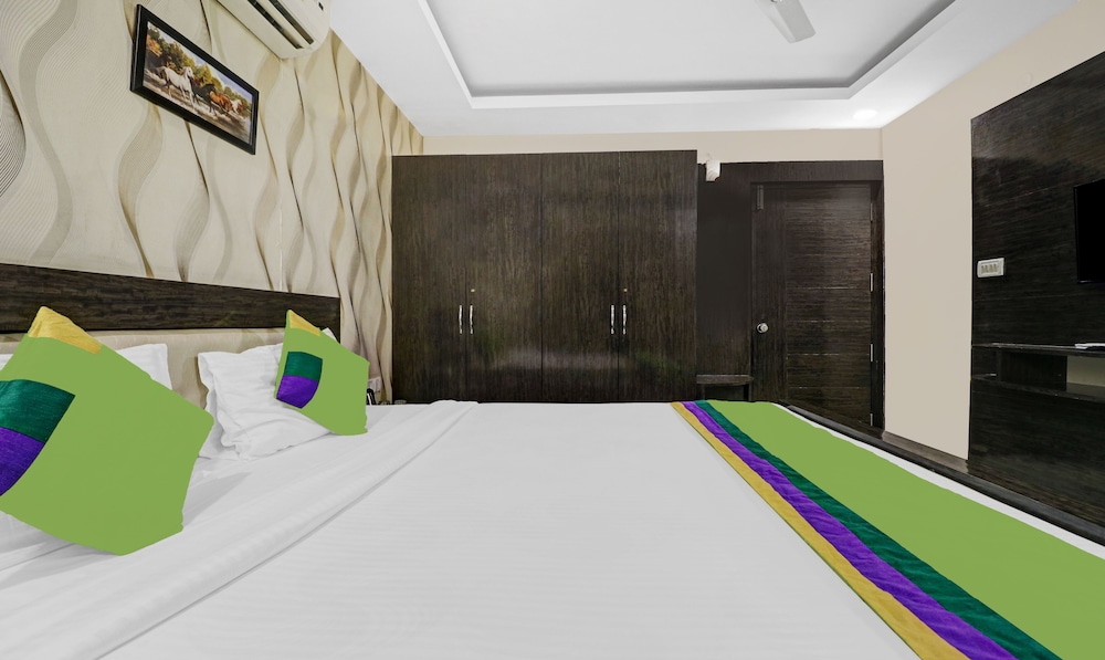 Deluxe Room - Photo 5
