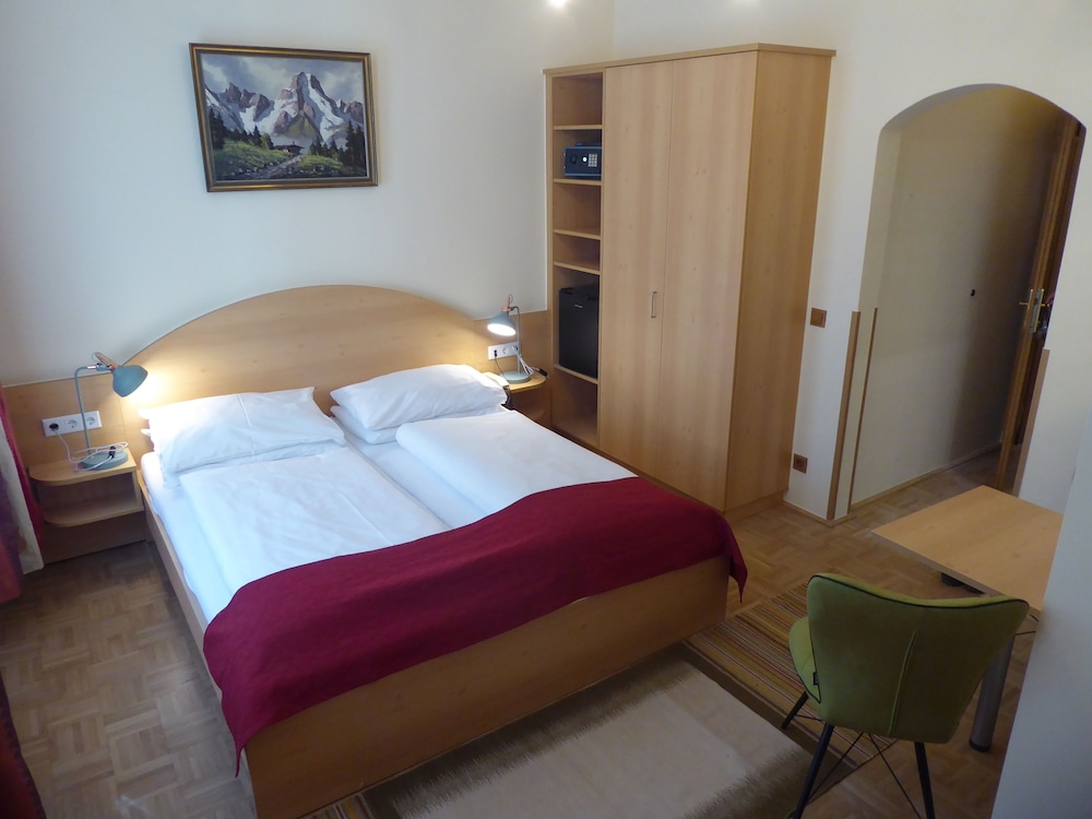 Double Room - Photo 1