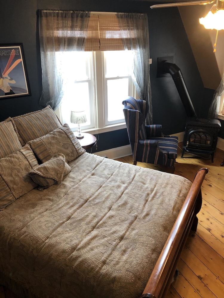 Standard Double Room, Ensuite, Mountain View (Neiman Marcus)