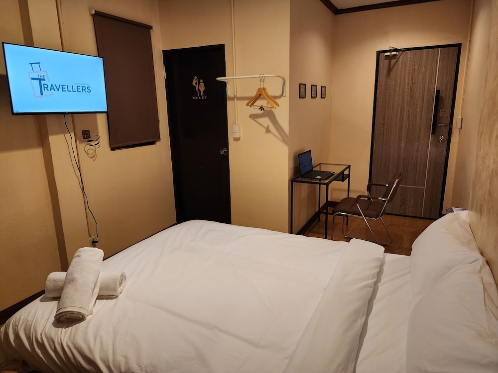 Comfort Room, 1 Queen Bed, Connecting Rooms, Ground Floor photo 1