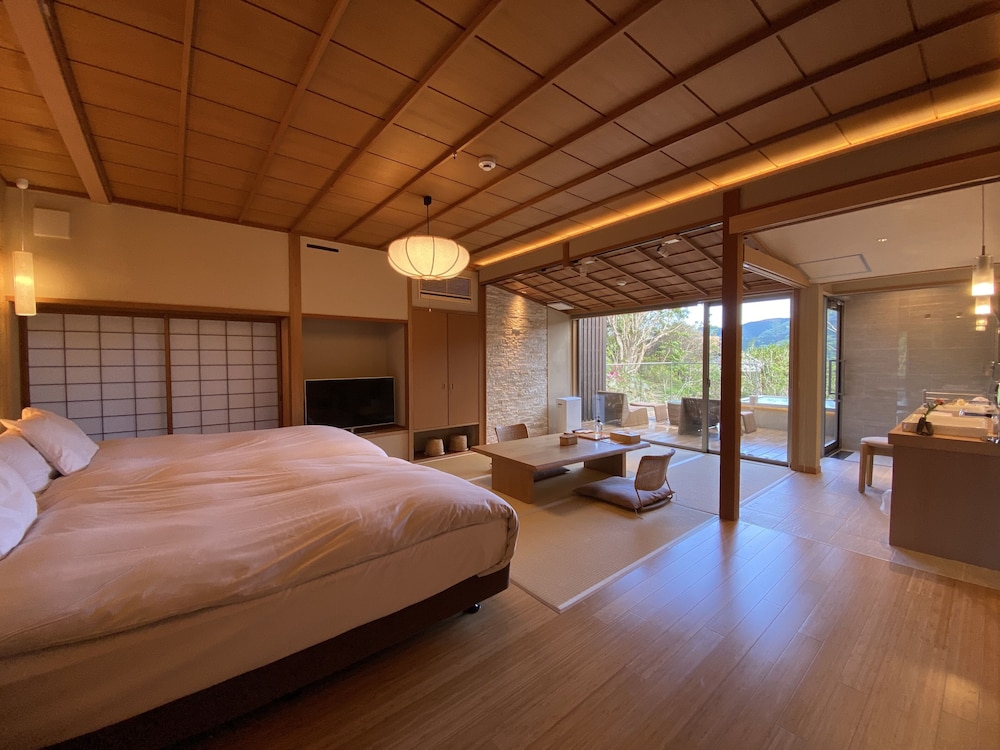 Japanese Twin Room "KOKONOE" with Open Air Bath, Non Smoking photo 1