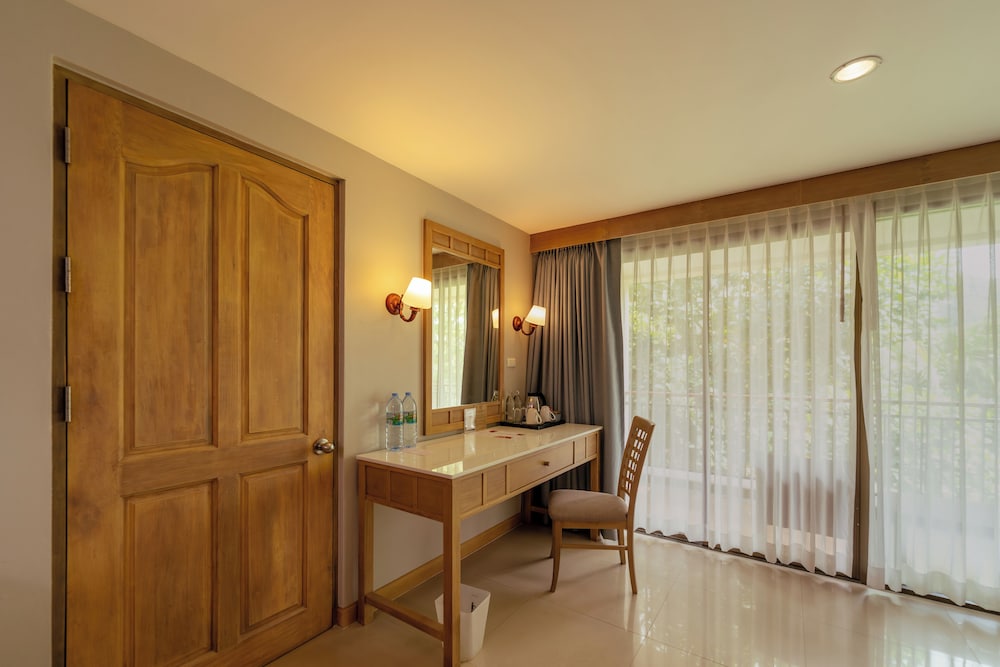 Deluxe Hotel Garden View (HOT DEAL) - Photo 13