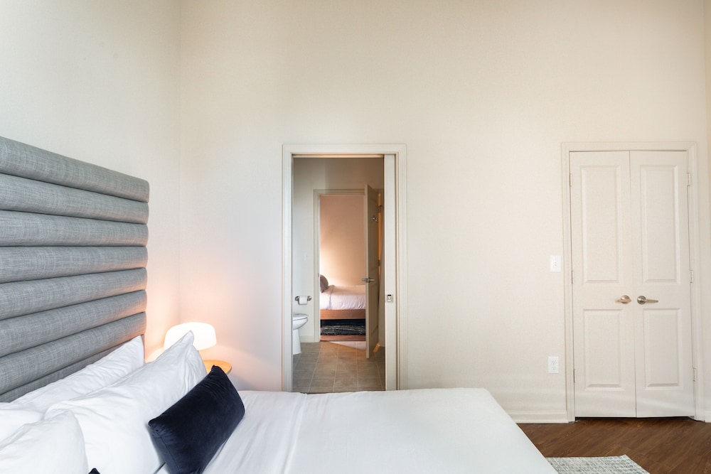 Premium Three Bedroom Suite photo 2