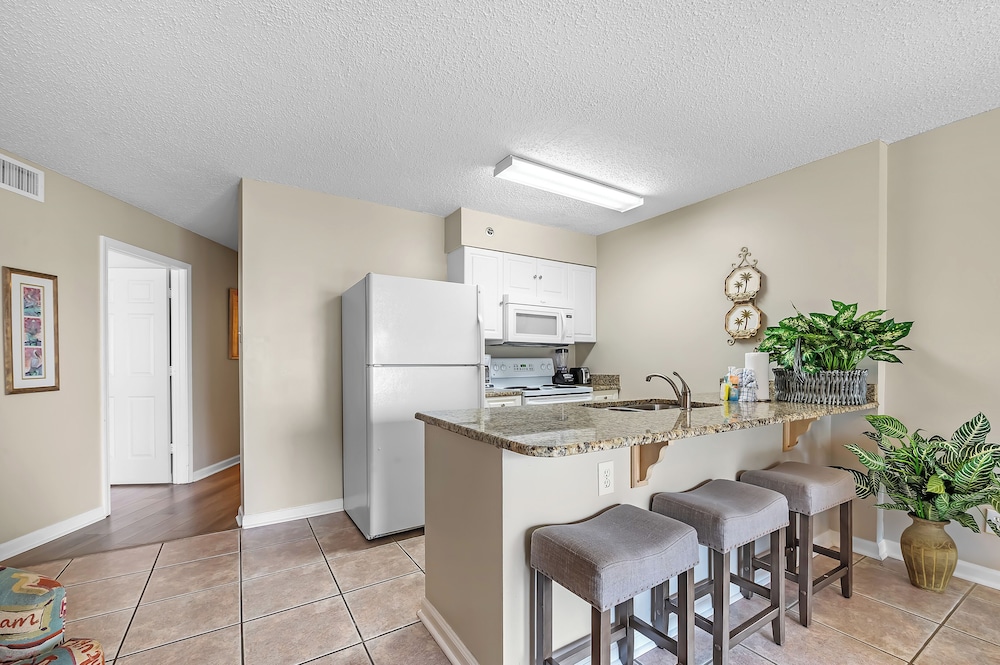 Comfort Condo, 2 Bedrooms, 2 Bathrooms photo 2