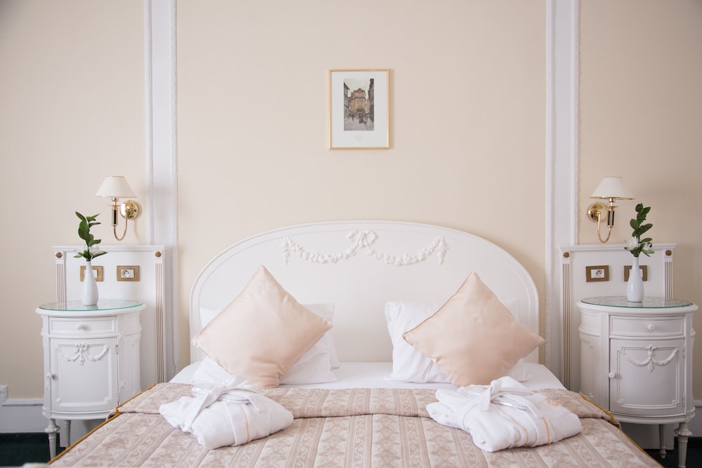 Standard Double Room - Photo 2
