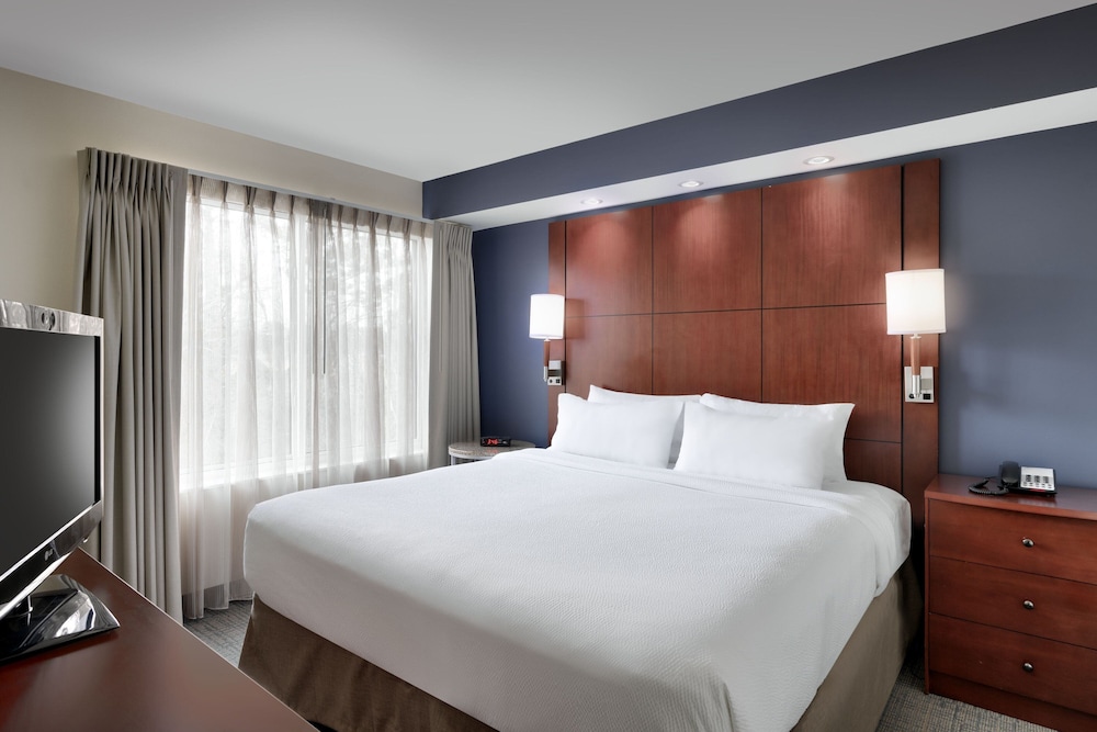 Suite, 1 Bedroom (Mobility Accessible, Roll-In Shower) photo 2