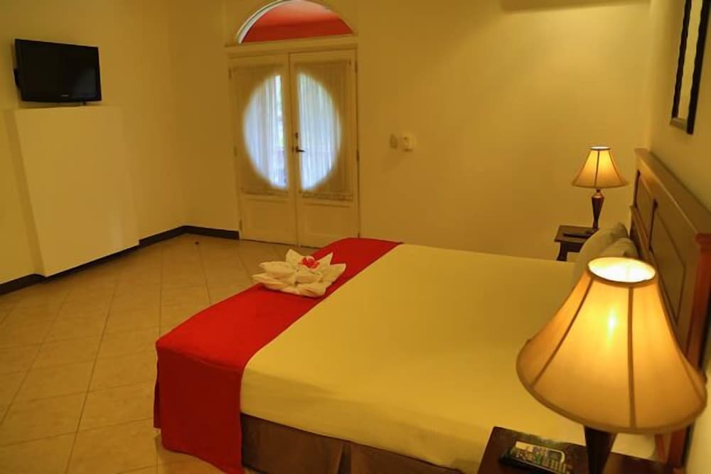 Standard Room, 1 King Bed photo 1