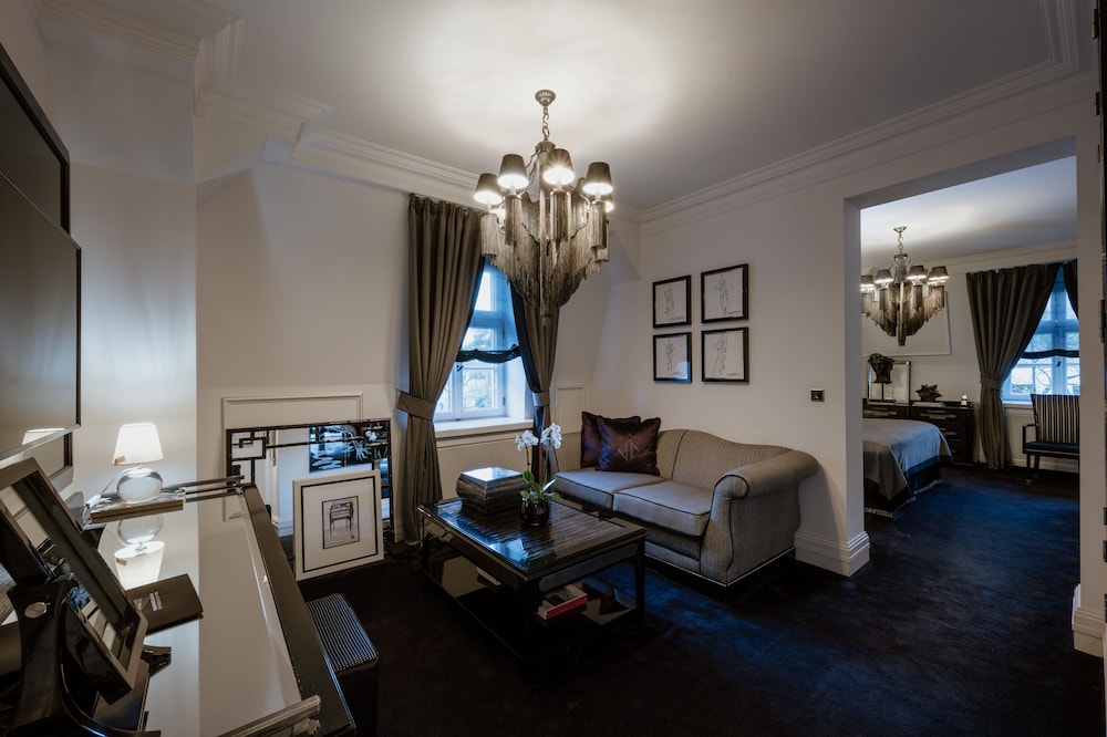 Premium Suite (designed by PATRICK HELLMANN) Premium Suite (designed by PATRICK HELLMANN)