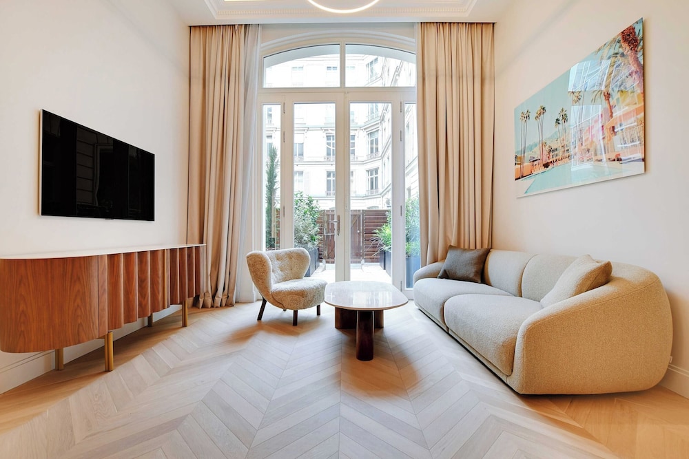 Apartment photo 1