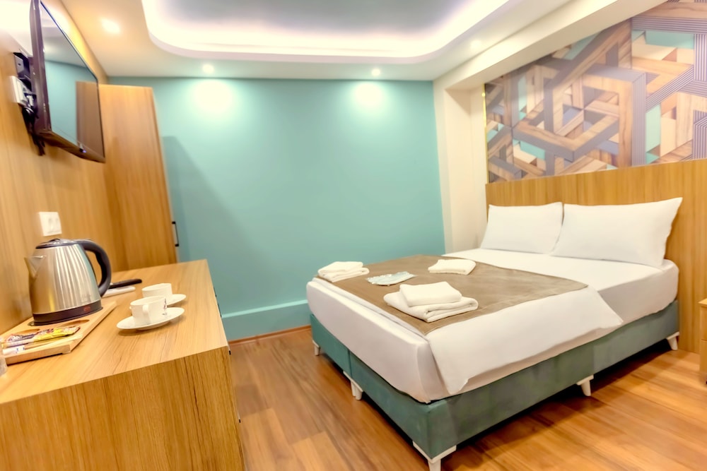 Economy Double Room, No Windows photo 1